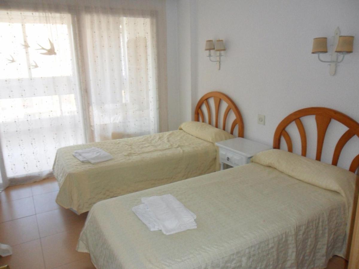 Apartamentos Cervantes Бенідорм Екстер'єр фото