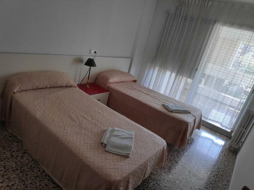 Apartamentos Cervantes Бенідорм Екстер'єр фото