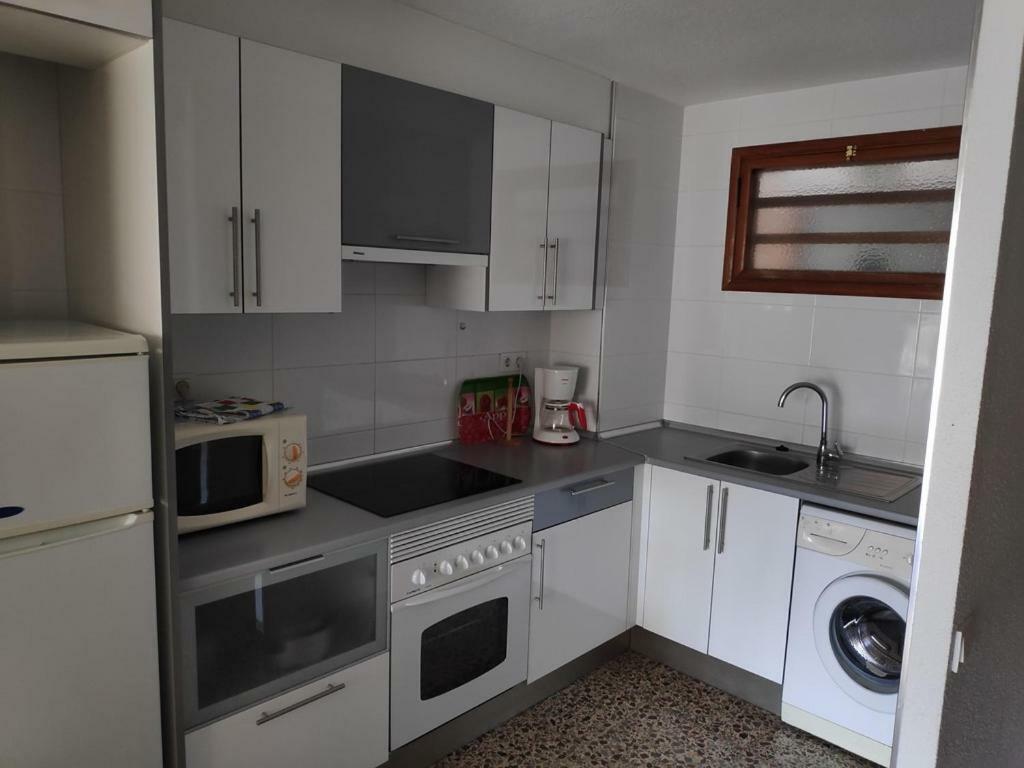 Apartamentos Cervantes Бенідорм Екстер'єр фото