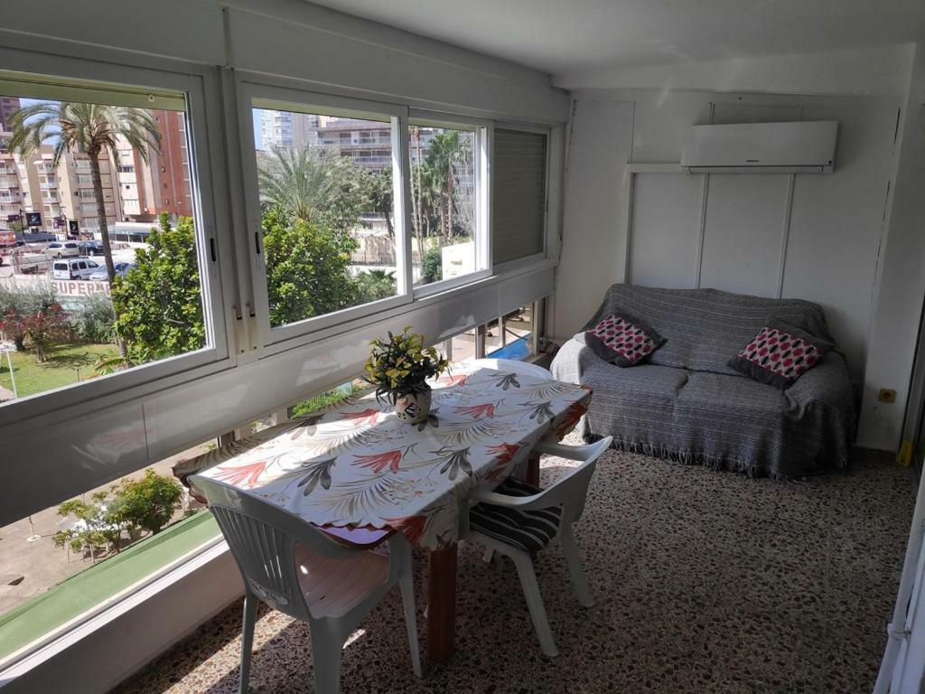 Apartamentos Cervantes Бенідорм Екстер'єр фото